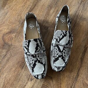 Vince Camuto Snake Leather  Loafers Women’s 8